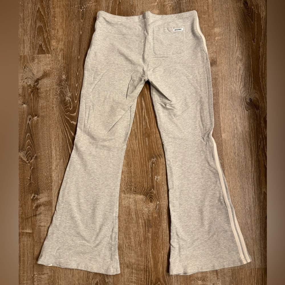 Abercrombie & Fitch Women's Light Gray Flared Joggers - Picture 3 of 4